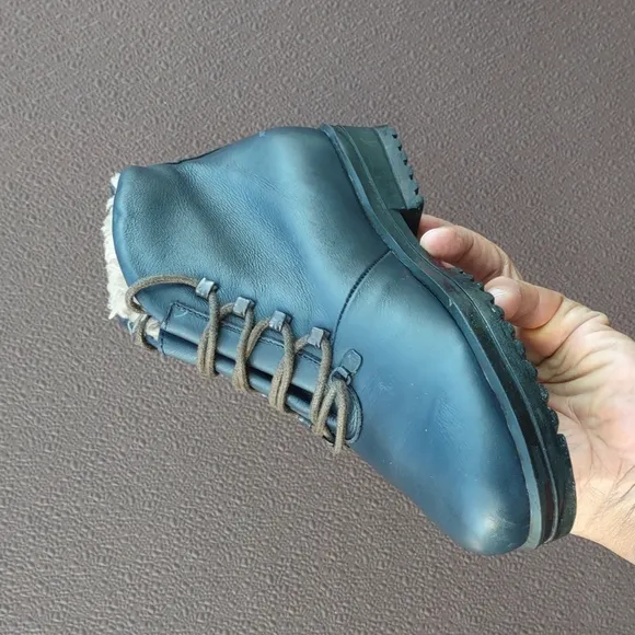 ARCUS LADIES BLUE LEATHER LACE UP ANKLE BOOTS W/FUR LINING