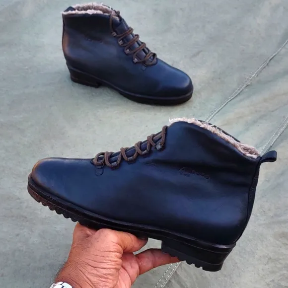 ARCUS LADIES BLUE LEATHER LACE UP ANKLE BOOTS W/FUR LINING
