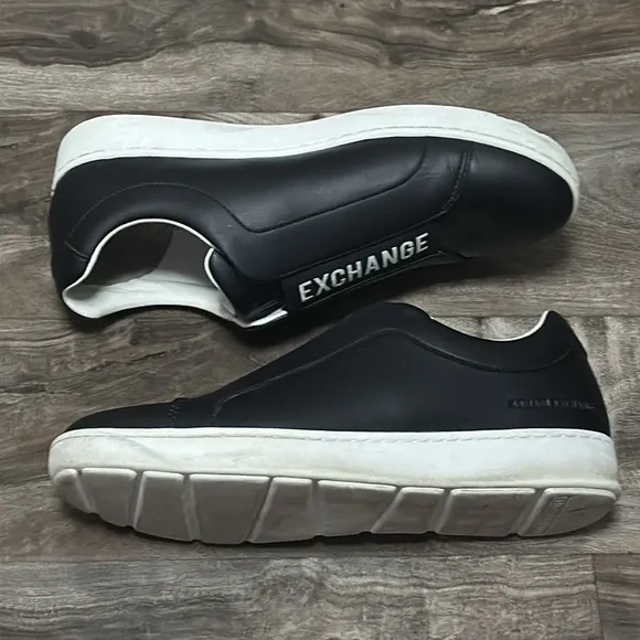 Armani Exchange Men’s Low Top sneakers Shoes Men’s Size 9 Black and White 224851