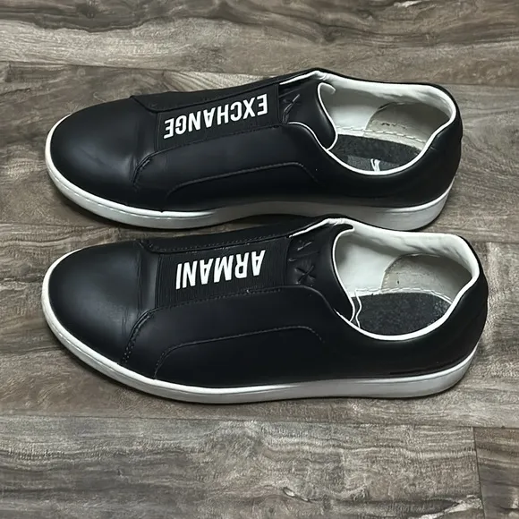Armani Exchange Men’s Low Top sneakers Shoes Men’s Size 9 Black and White 224851