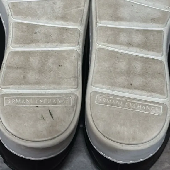 Armani Exchange Men’s Low Top sneakers Shoes Men’s Size 9 Black and White 224851