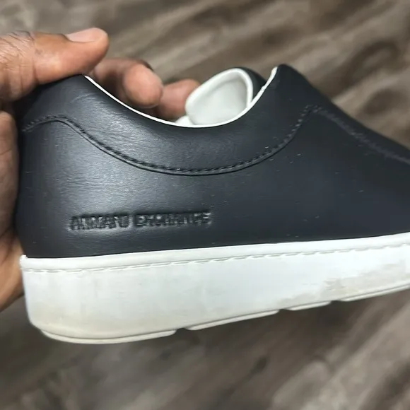 Armani Exchange Men’s Low Top sneakers Shoes Men’s Size 9 Black and White 224851