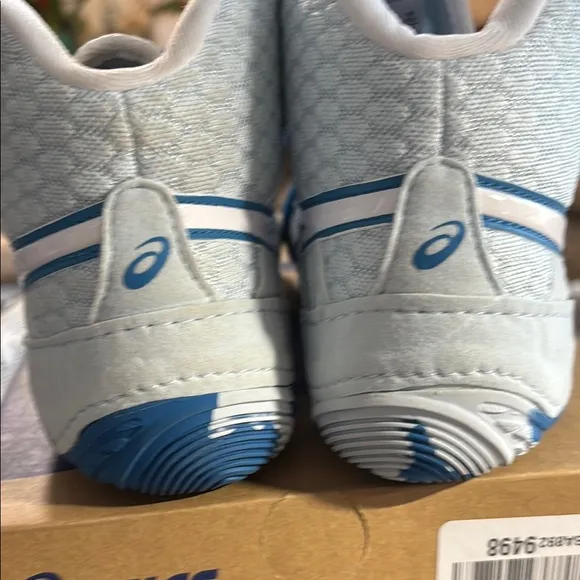 ASICS Blue and White Athletic Shoes High-Top Design