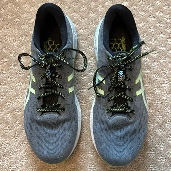 ASICS Men's GT2000 11 Gray and Green Running Shoes