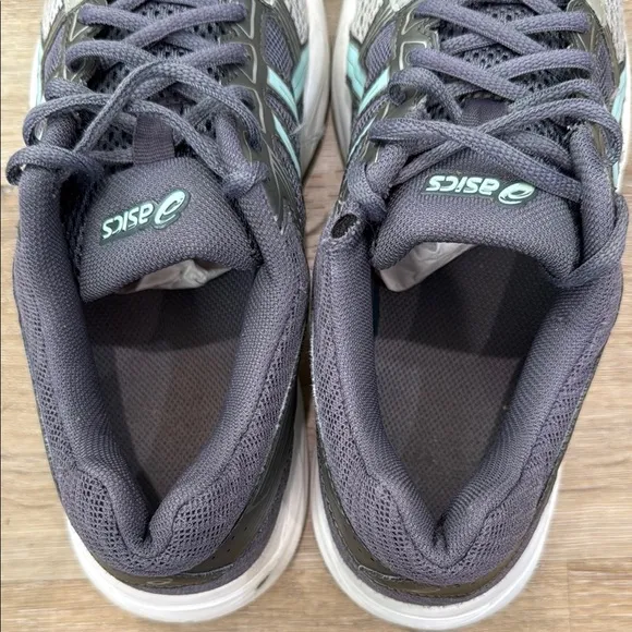 Asics Size 8 Gray and Green Athletic Shoes with Gel-Contend Cushioning
