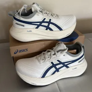 ASICS  WONENS Running Shoes Size 9 NWT SNEAKERSGEL-NIMBUS 27 ASICS TRACK CLUB