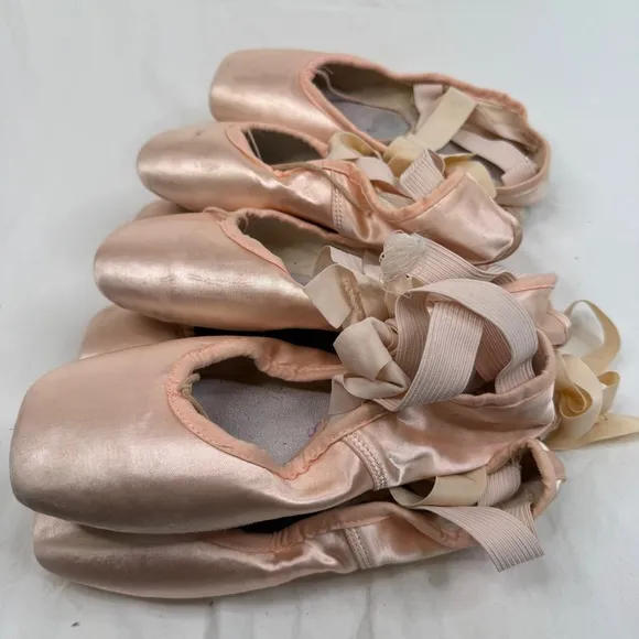 Ballet Pointe Shoes Craft Projects DEAD Not Danceable - ALL 4 PAIRS