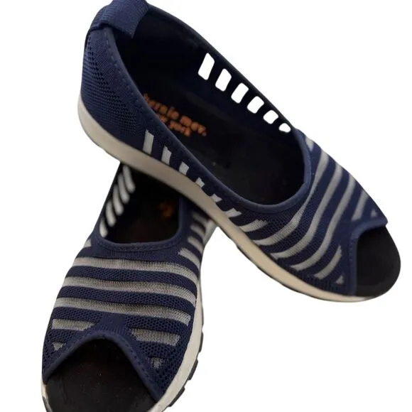 Bernie Meg Women's Size 7.5 Blue Slip-On Flats Breathable Casual Shoes