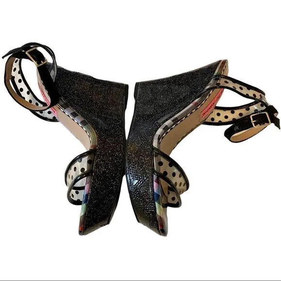 Betsey Johnson Glittery Black Polka Dot &amp; Clear Acrylic Wedge Sandal in Sz 6.5