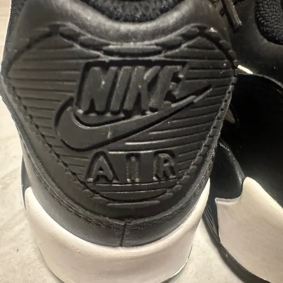 Big Boy Nike Air Max 90 Brand New Size 5y
