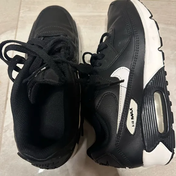 Big Boy Nike Air Max 90 Brand New Size 5y