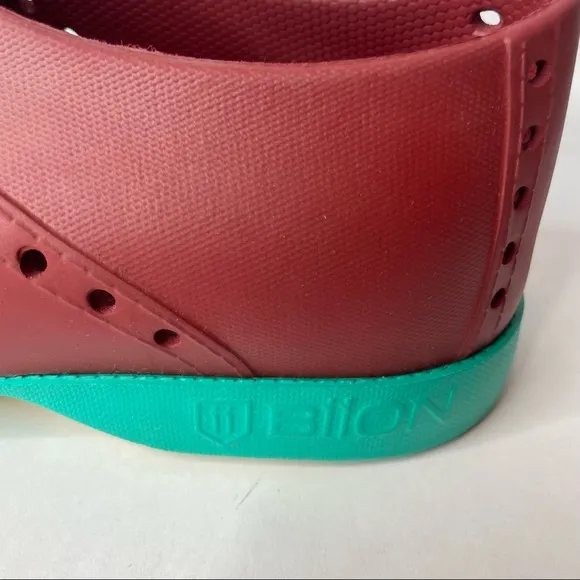 Biion Brights Brick Red and Teal Spikeless Oxford Golf Shoes Size 10