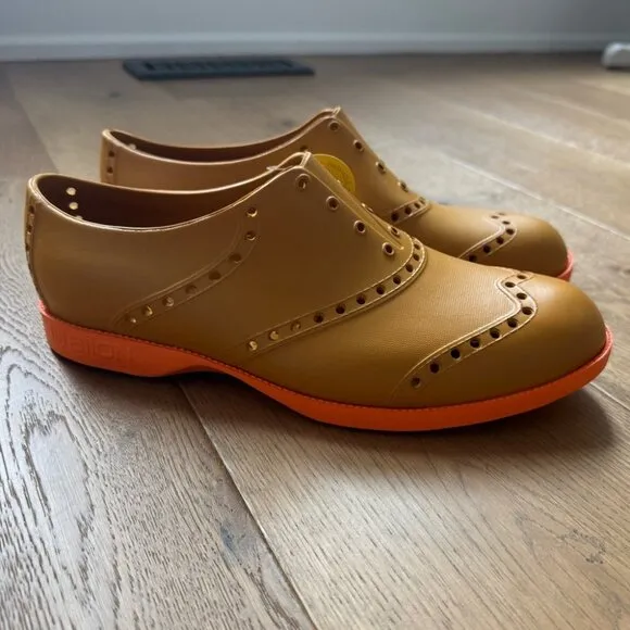 Biion Men's Oxford Bright Spikeless Shoe - Tan/Orange - Size 9 (42.5) - NWT