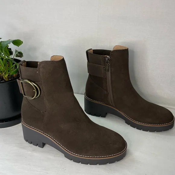Blondo Dagger Waterproof‎ Nubuck LeatherBooties - Size 8.5 NWOB