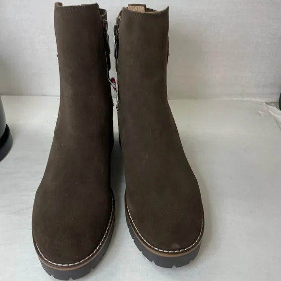 Blondo Dagger Waterproof‎ Nubuck LeatherBooties - Size 8.5 NWOB