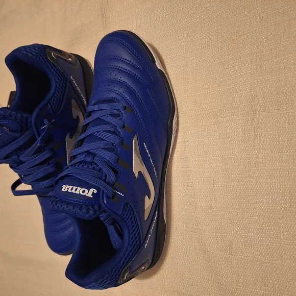 Blue Performance Athletic Shoes with Gold Highlights