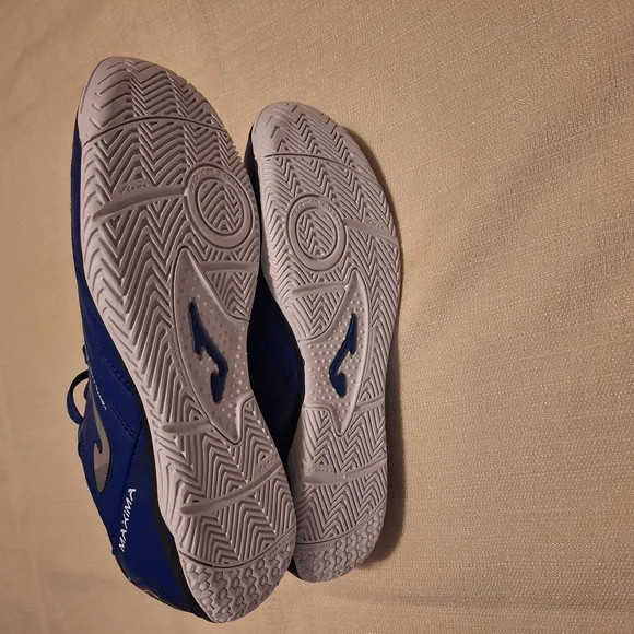 Blue Performance Athletic Shoes with Gold Highlights