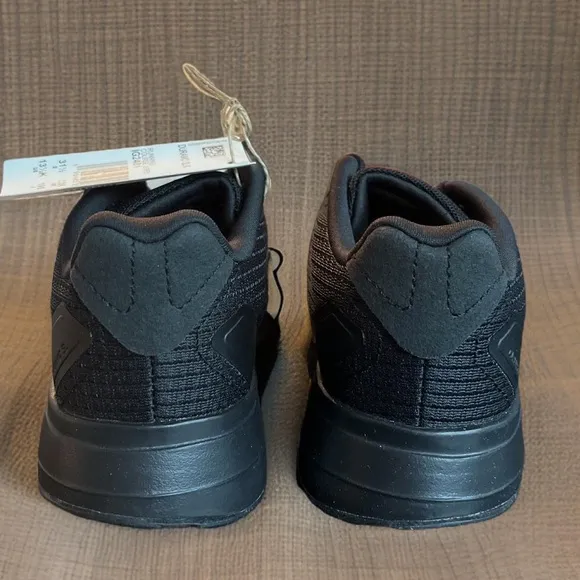 🔥BNWB ADIDAS DURAMO🔥