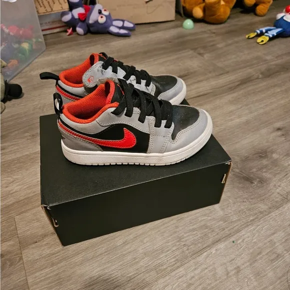 Boy’s Jordan 1 Low Shoes
