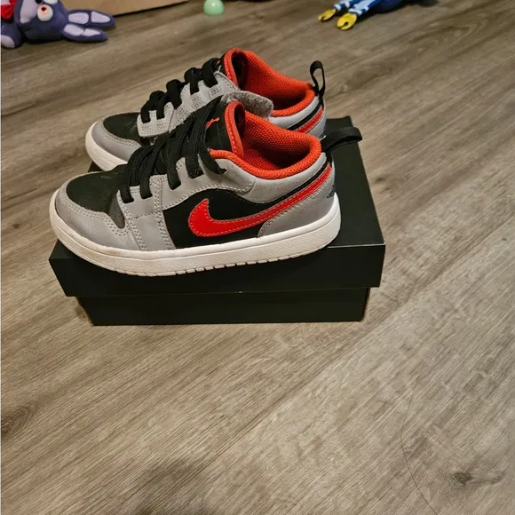 Boy’s Jordan 1 Low Shoes