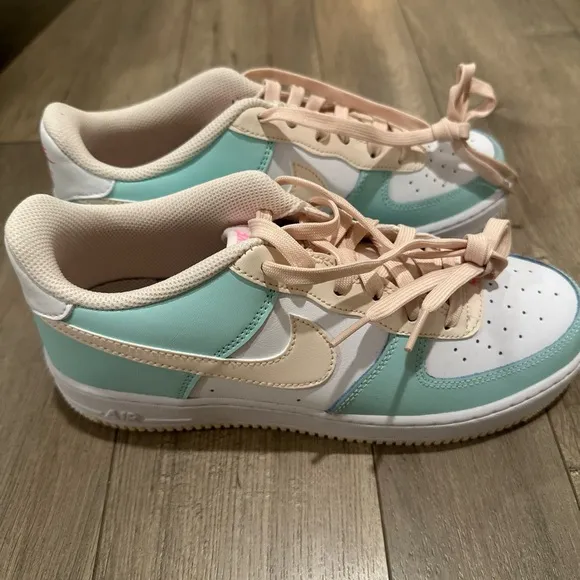 BRAND NEW NIKE AIR - AIR FORCE 1