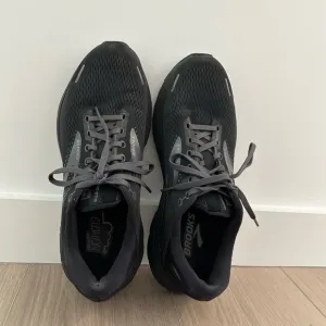 Brooks Adrenaline 22 GTS