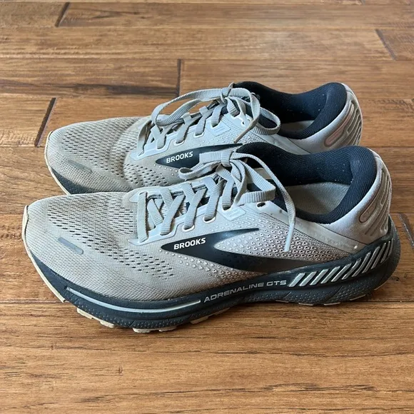 Brooks Adrenaline GTS 22 Road Running Shoes Gray Black Womens Size 9