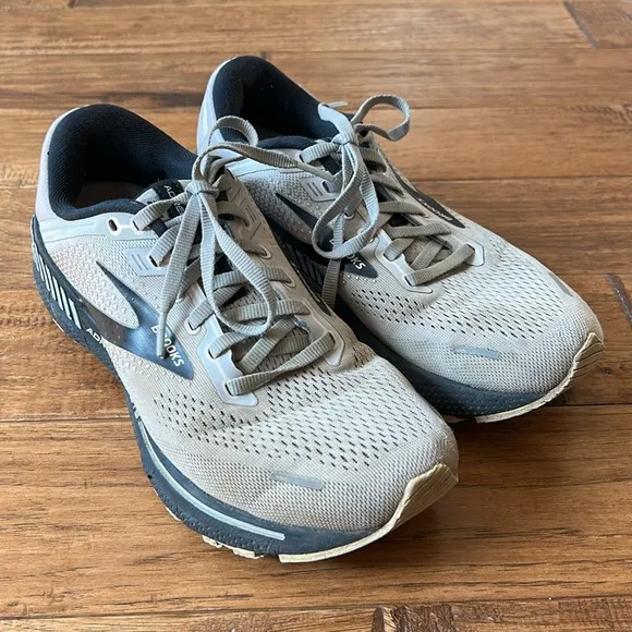 Brooks Adrenaline GTS 22 Road Running Shoes Gray Black Womens Size 9