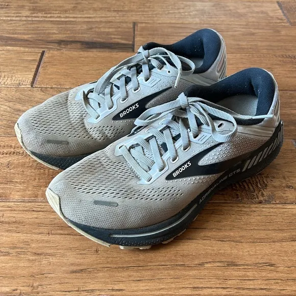 Brooks Adrenaline GTS 22 Road Running Shoes Gray Black Womens Size 9