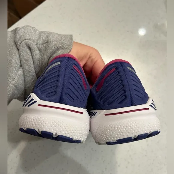 Brooks Adrenaline GTS 22
