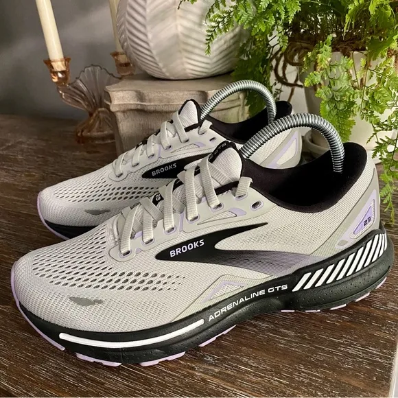 Brooks Adrenaline GTS 23 Supportive Running Shoes Athletic Sneakers Women’s 8.5