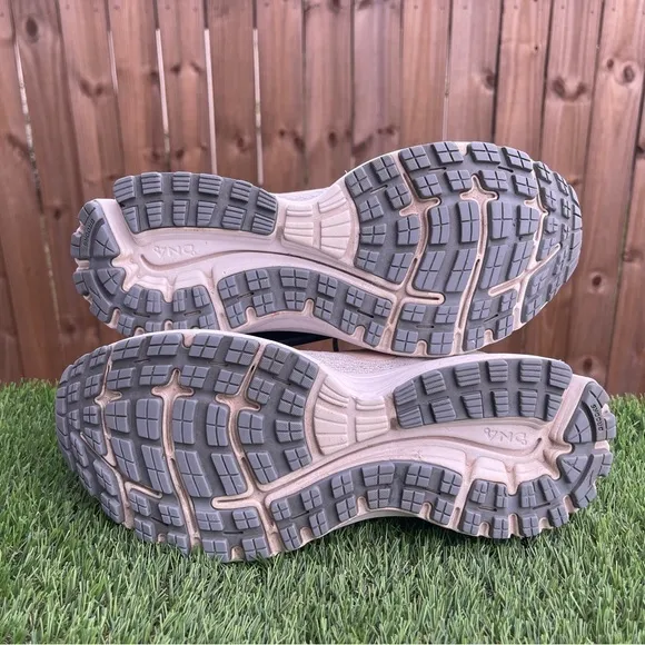 Brooks Anthem 2 Grey Peach Women’s Size - 10