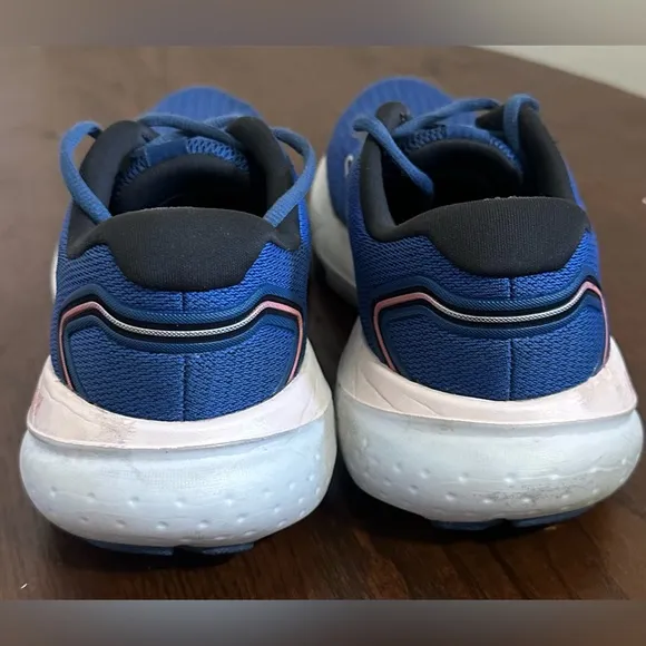 Brooks Blue and White Athletic Shoes with Cushioned Midsole