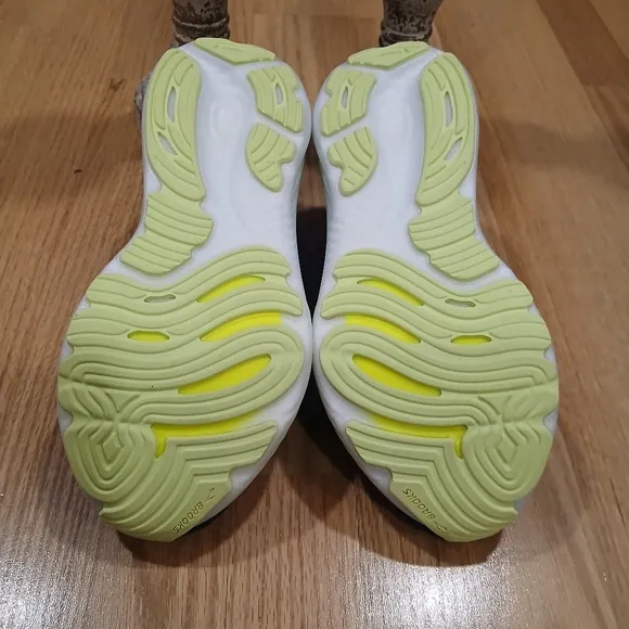 Brooks Glycerine 22 Comfort/Running/Medical Field Shoes Size 9 Men/10.5 Women