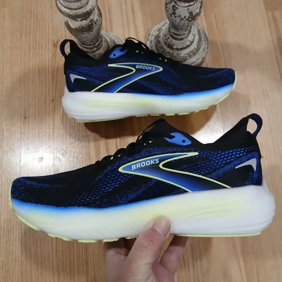 Brooks Glycerine 22 Comfort/Running/Medical Field Shoes Size 9 Men/10.5 Women