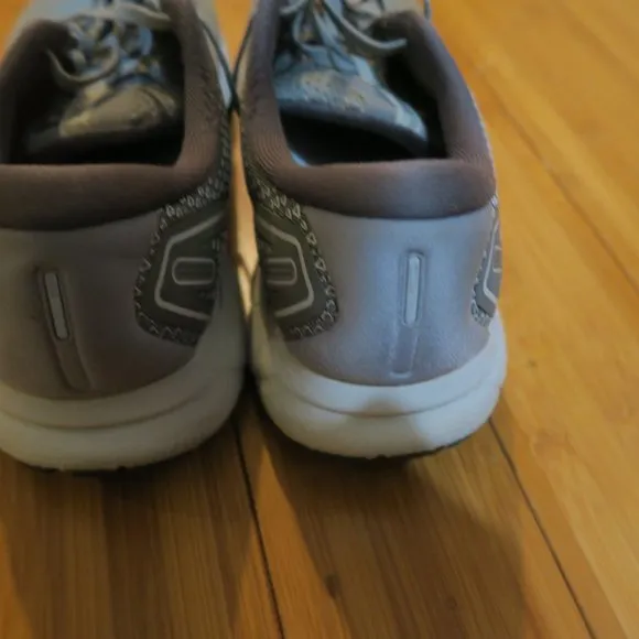 Brooks Men's Ghost 14 Gray Running Shoes Size 11 D Standard Width 1103691D067