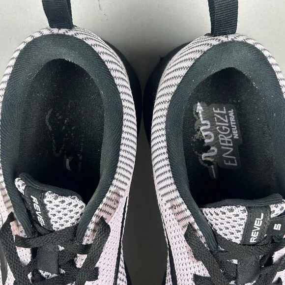 Brooks Revel 5 Athletic Running Shoes Womens 9.5 Lavender Black Low Top Lace Up