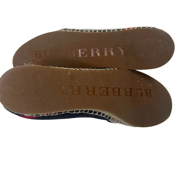 Burberry Hodgeson Check Canvas Flat Espadrille, Navy Check. Sz: EU 40 /US 9