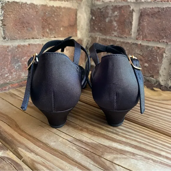 Capezio Shoes 6 W