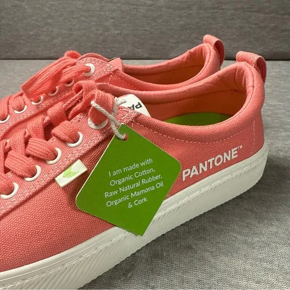 Cariuma Shoes Mens 9 Peach Canvas OCA Pantone Low Top Casual Summer Sneakers