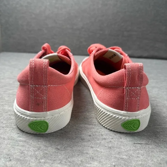 Cariuma Shoes Mens 9 Peach Canvas OCA Pantone Low Top Casual Summer Sneakers