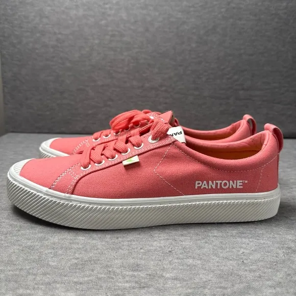 Cariuma Shoes Mens 9 Peach Canvas OCA Pantone Low Top Casual Summer Sneakers