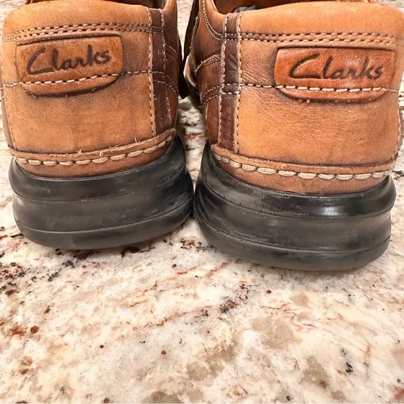 Clarks Men's Brown Leather Shoes Touareg bowling casual size 10.5 distressed