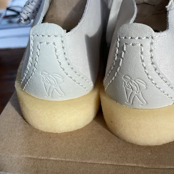 Clarks Trek Cup White Suede Shoes SIZE 7