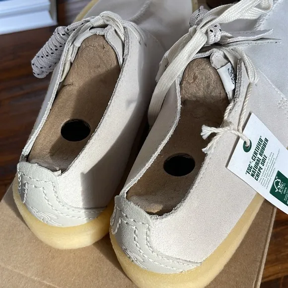 Clarks Trek Cup White Suede Shoes SIZE 7