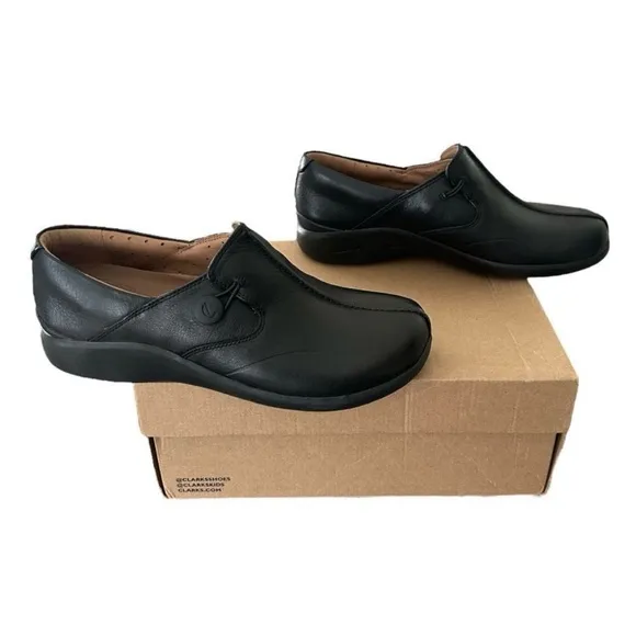 Clarks Unstructured Loop 2 Women’s Walking Shoe All Black Size 9
