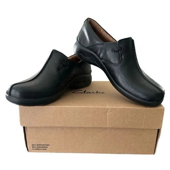 Clarks Unstructured Loop 2 Women’s Walking Shoe All Black Size 9