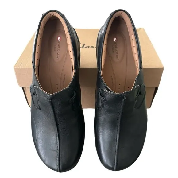 Clarks Unstructured Loop 2 Women’s Walking Shoe All Black Size 9