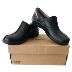 Clarks Unstructured Loop 2 Women’s Walking Shoe All Black Size 9