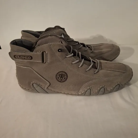 CLOHOO Gray Men's Athletic Shoes with Bungi Closure and Durable Rubber Sole